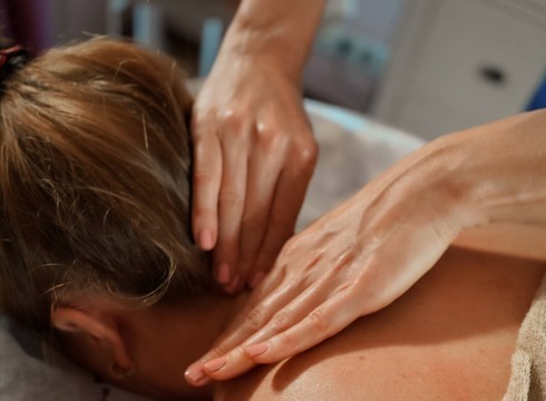Classic back massage and classic facial massage