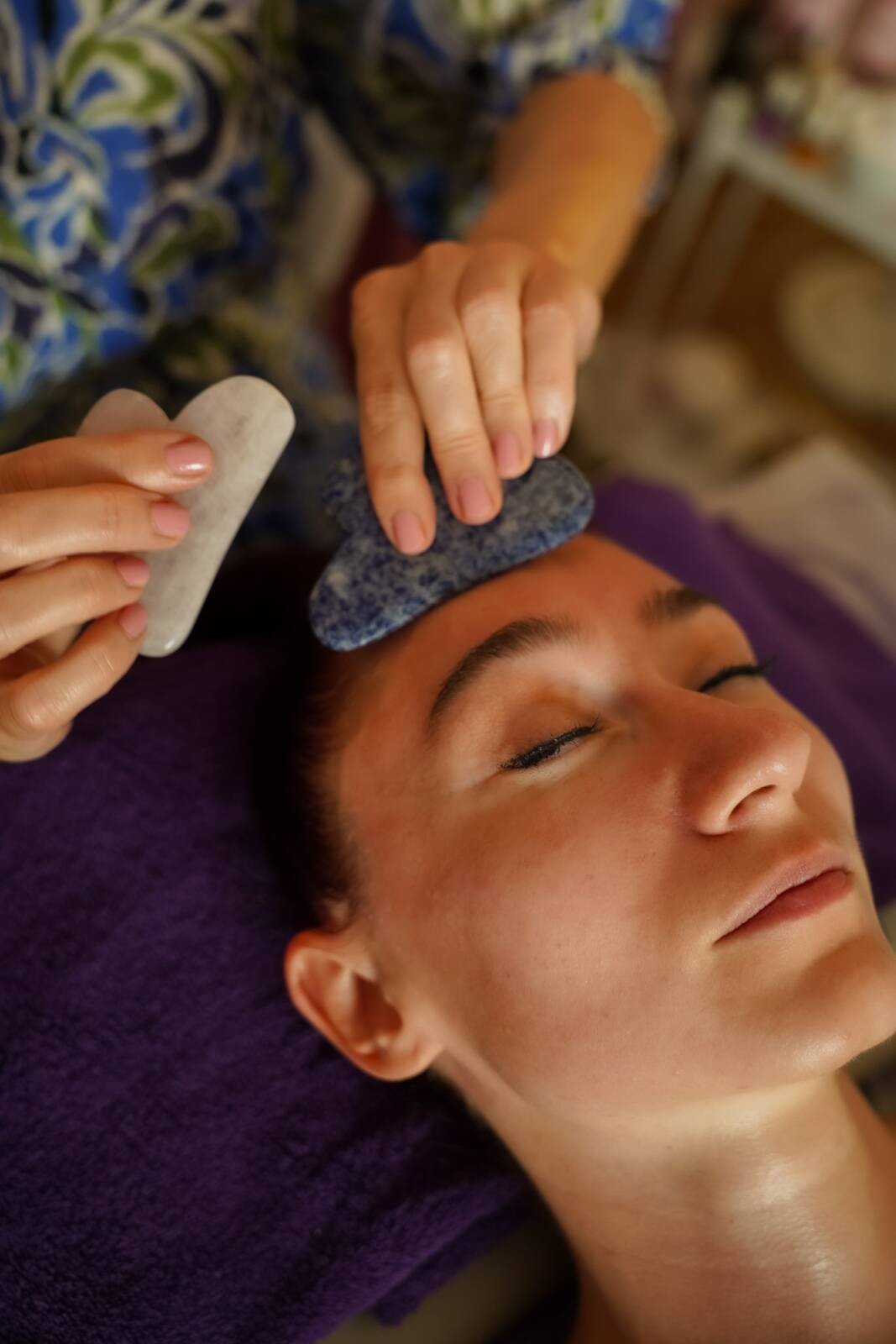 Facial Gouache massage (scraper )