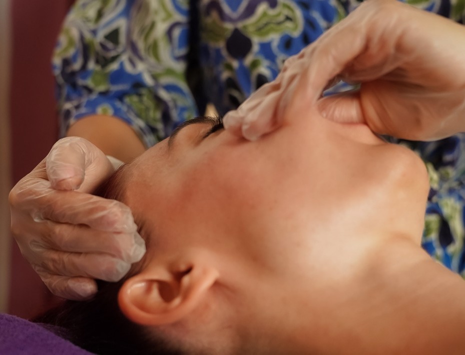 Facial massage of the facial muscles Anti Age