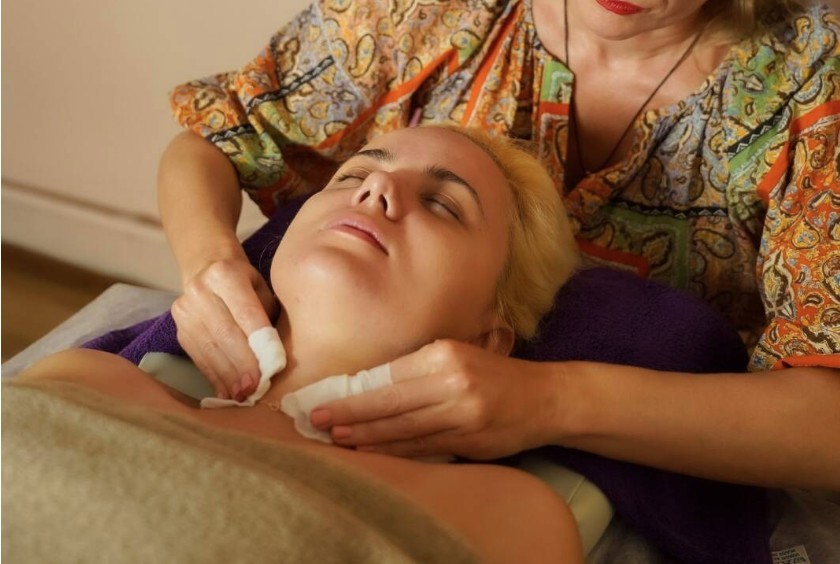 Aroma is a massage that combines lymph drainage (Florihana)
