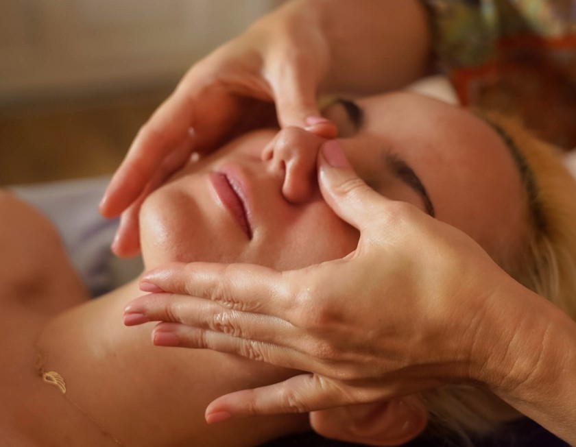 Split massage / Face peeling / face massage