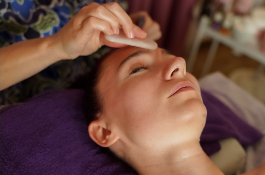 Vacuum facial massage, Guasha, minerals…